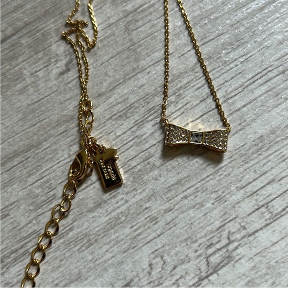 KATE SPADE ♠️ NECKLACE - BOW - Picture 3 of 4